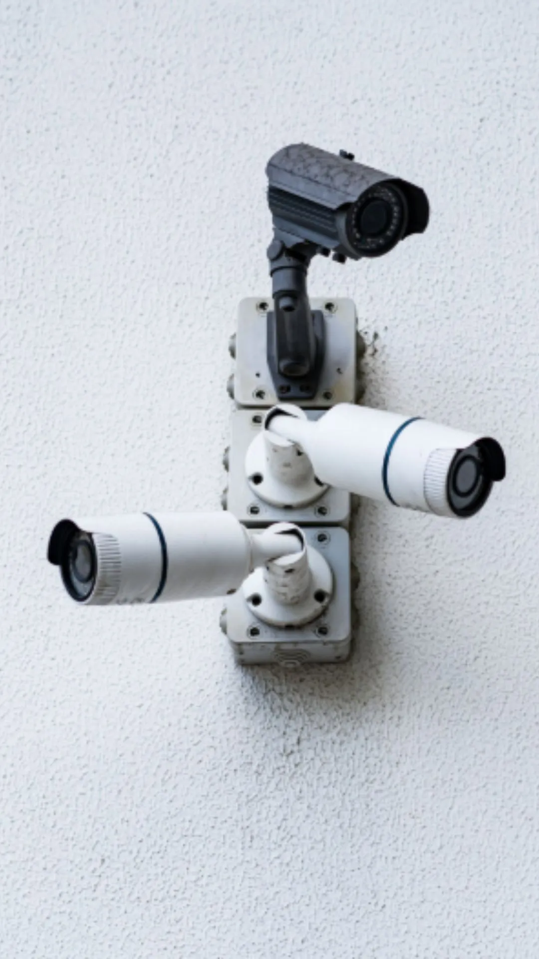 CCTV में हमेशा लाल बत्&zwj;ती क्&zwj;यों जलती रहती है, जवाब सपने में भी नहीं सोचा होगा
