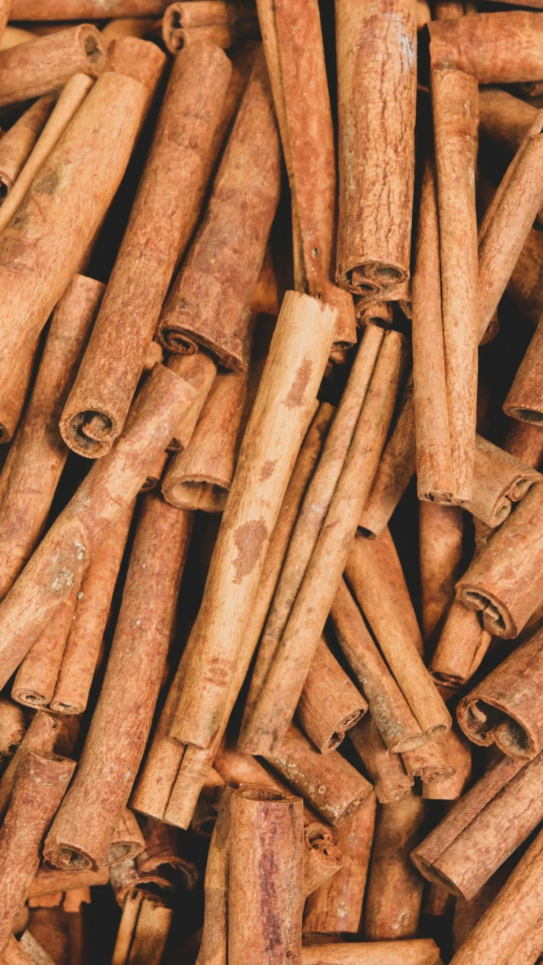 दालचीनी की तासीर क्या है? जानें किन अंगों के लिए है फायदेमंद?