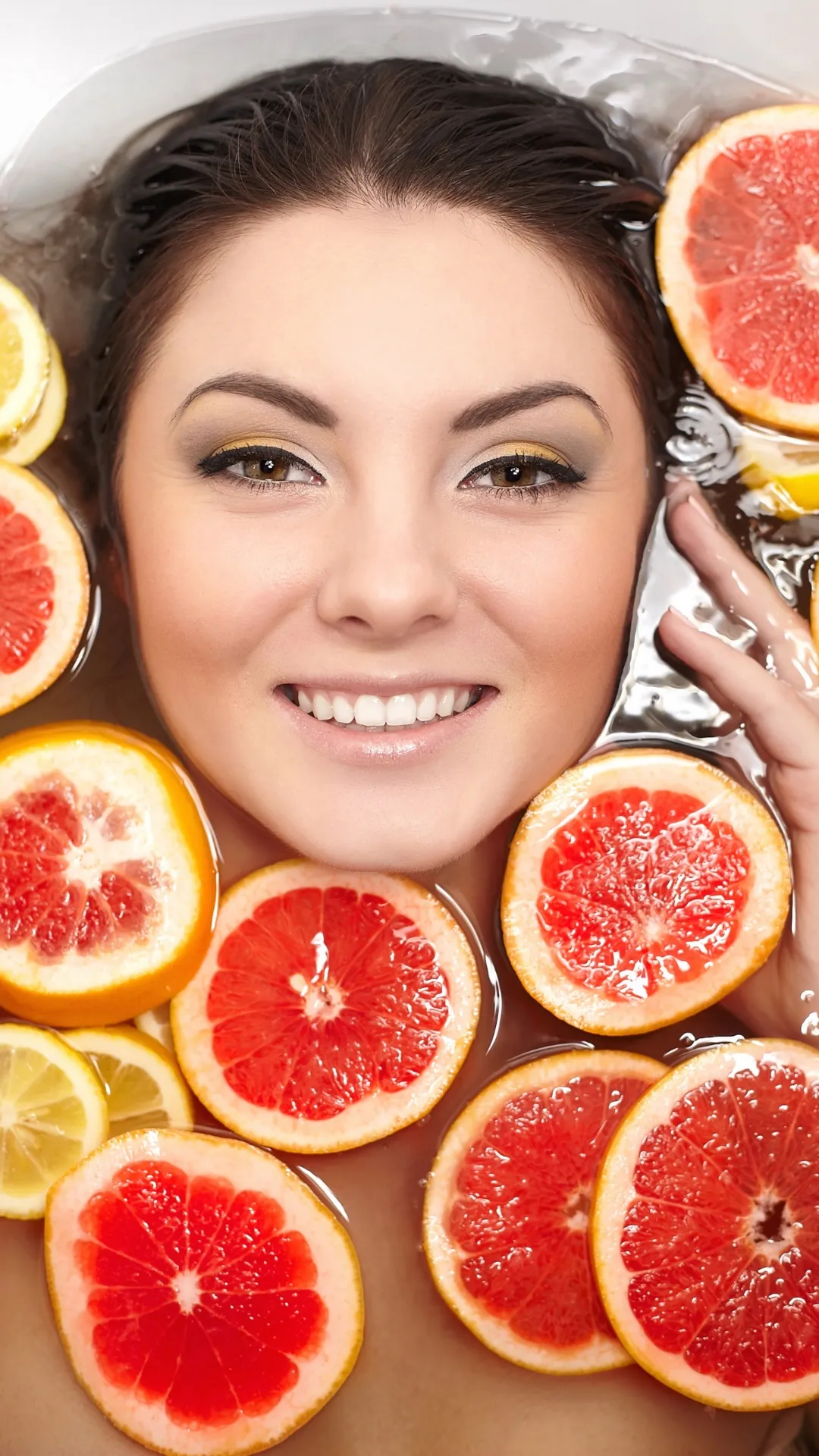 कौन सा फ्रूट खाने से चेहरे पर ग्लो आता है?