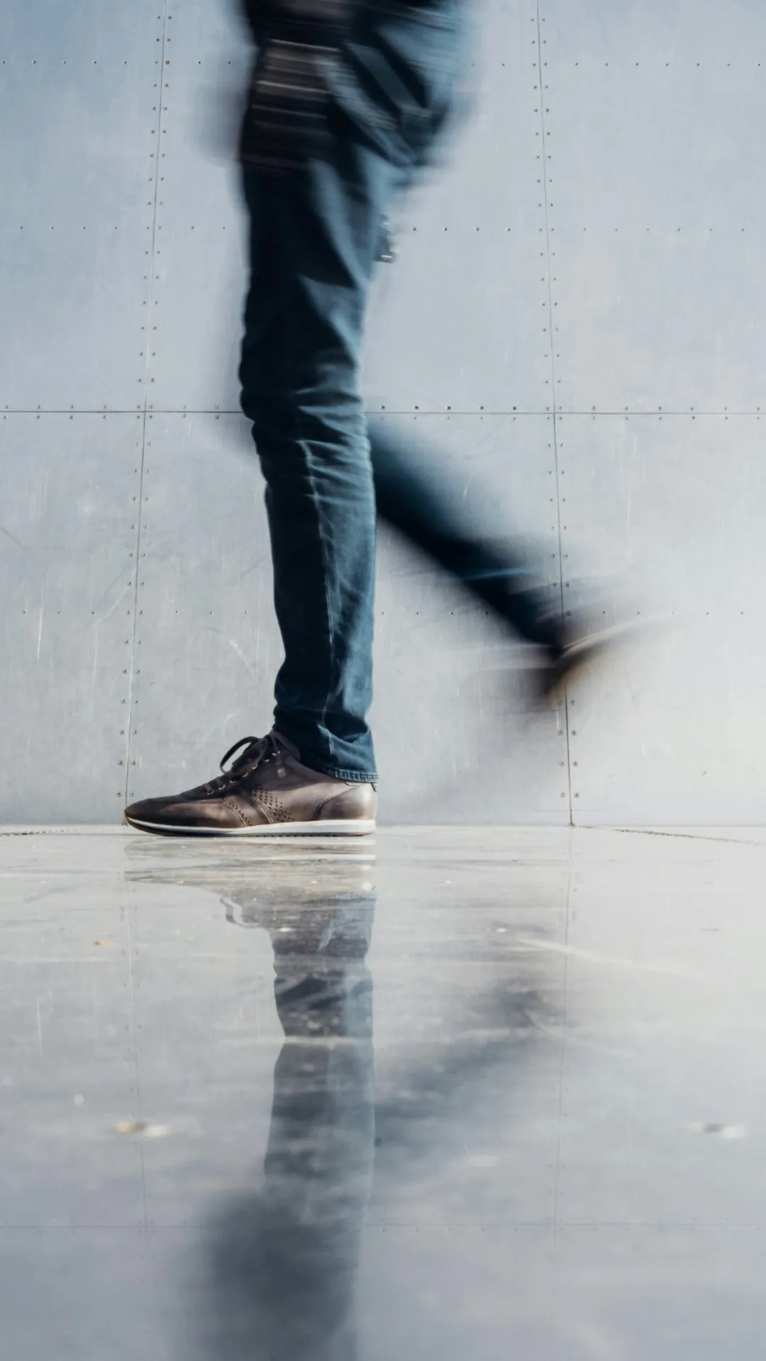 पीछे की ओर चलने के क्या फायदे हैं?