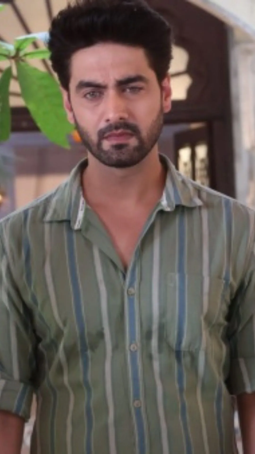 YRKKH में ड्रग को लेकर पोद्दार हाउस में मचा बवाल, अरमान की बहन होगी बदनाम