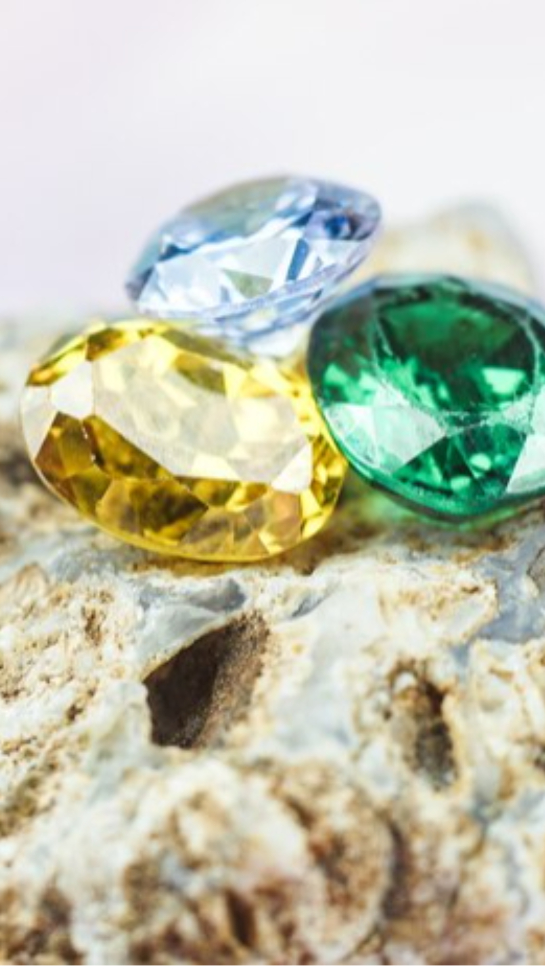 Gemology: रत्न धारण करते समय इन बातों का ध्यान रखें