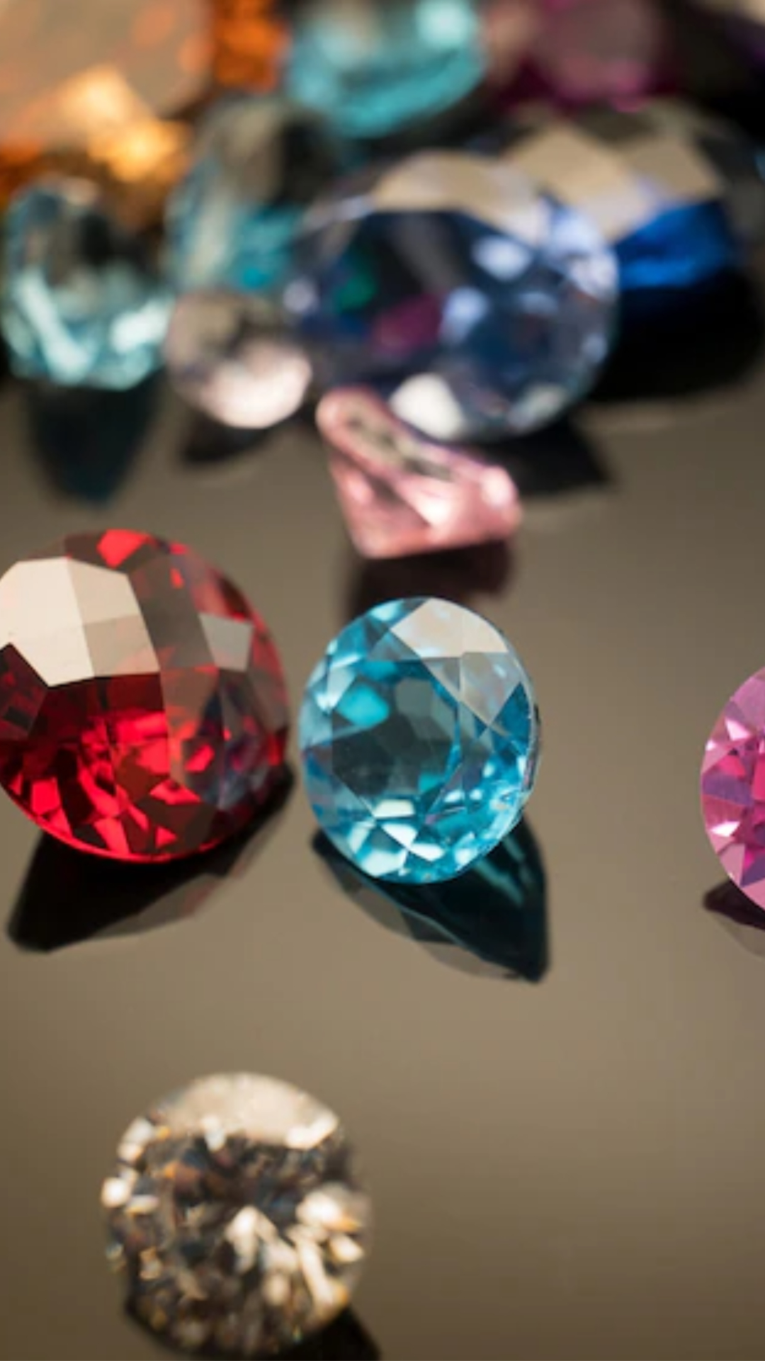 Gemology: भूलकर भी इन रत्नों को एक साथ न पहने, शुरू हो सकते हैं दुर्भाग्य के दिन