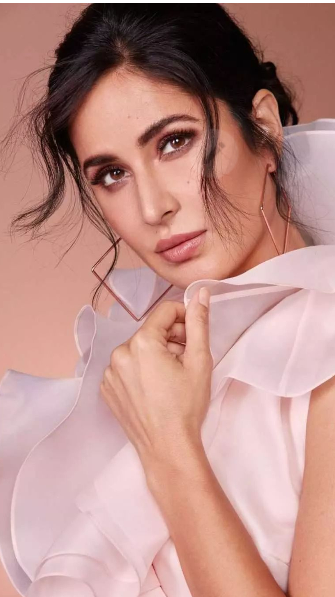 Katrina Kaif: कैटरीना के ये ट्रेडिशनल लुक आप भी कर सकती है कॉपी