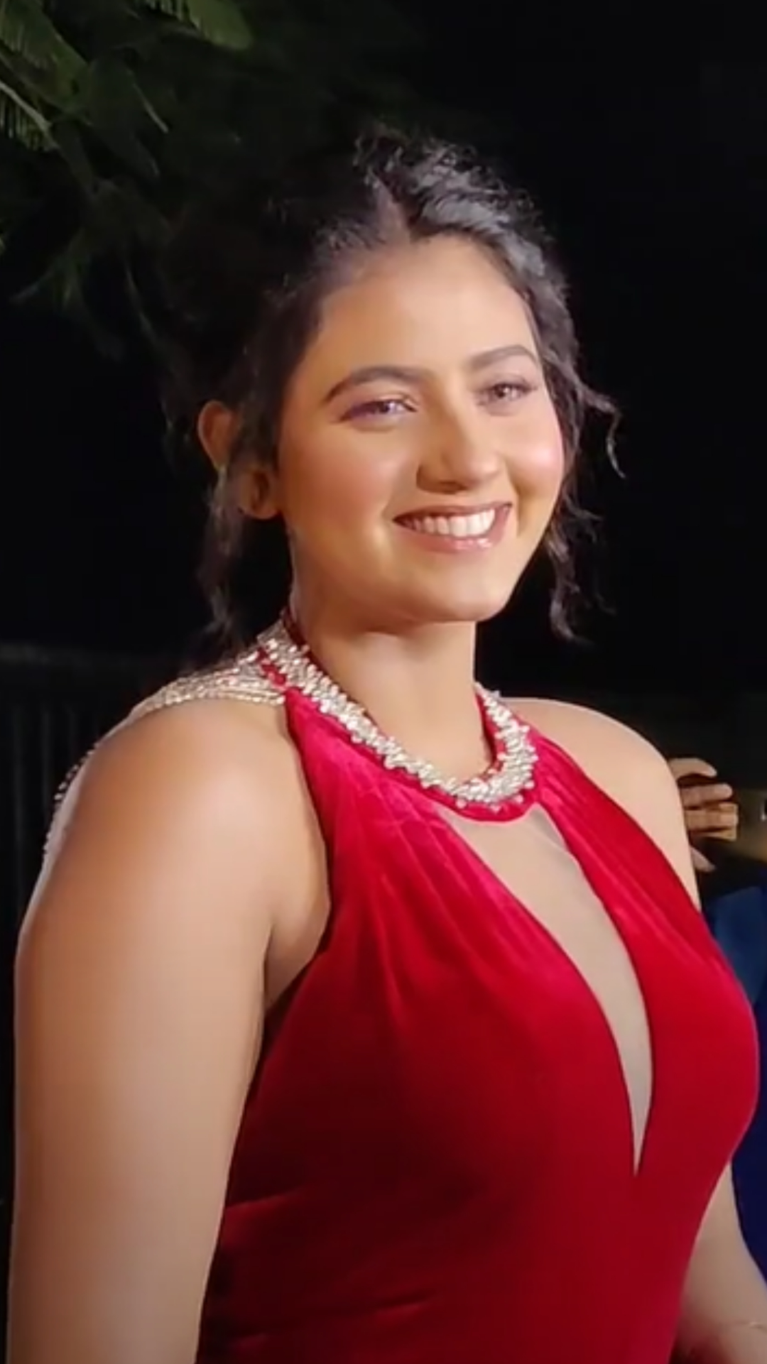 Anjali Arora बर्थडे पार्टी पर लगी लाल परी