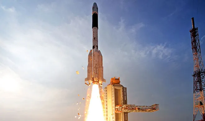 इसरो ने 6 उपग्रहों के साथ किया रॉकेट का सफल प्रक्षेपण ISRO launches rocket with satellites- India TV Hindi