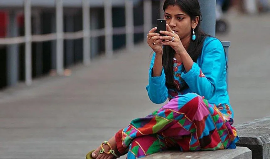 Click & Vote: किस टेलिकॉम ऑपरेटर की सर्विस है सबसे खराब? Click & Vote: किस टेलिकॉम ऑपरेटर की सर्विस है सबसे खराब?- India TV Paisa