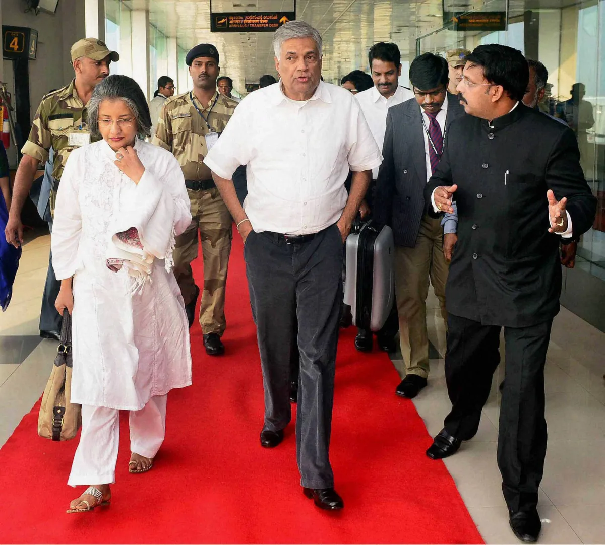 कश्मीर से हटा था अनुच्छेद 370 और 35 ए, अब भारत के हित में श्रीलंका लगाएगा 13 ए रानिल विक्रम सिंघे, श्रीलंका के राष्ट्रपति- India TV Hindi