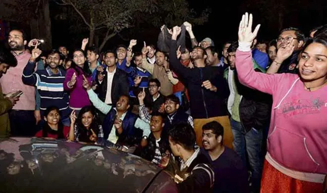 जेएनयू के छात्रों, पत्रकारों पर वकीलों का हमला jnu agitation- India TV Hindi
