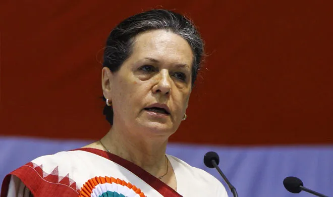 JNU विवाद: सोनिया बोली- मोदी सरकार पूरी तरह संतुलन खो चुकी है sonia gandhi- India TV Hindi