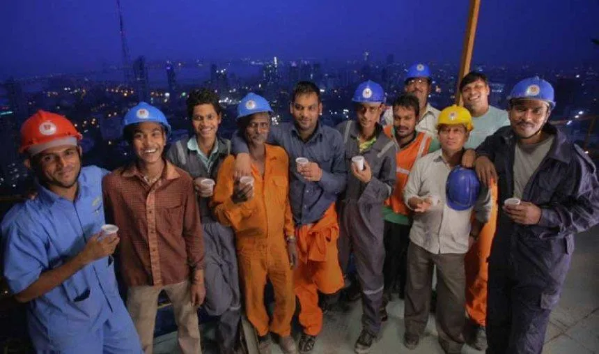 कॉन्ट्रैक्ट वर्कर्स के न्यूनतम वेतन में जल्द होगी वृद्धि Big Labour Reforms: कॉन्ट्रैक्ट वर्कर्स के न्यूनतम वेतन में जल्द होगी वृद्धि, Rs 10,000/माह में क्या चल पाएगा खर्च- India TV Paisa