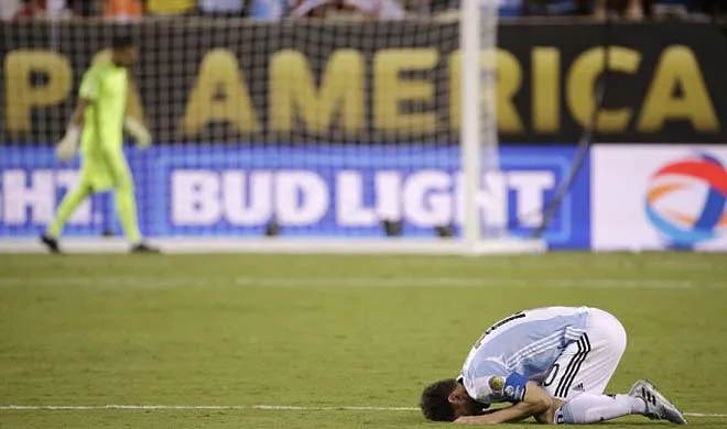 मेसी की अंतर्राष्ट्रीय खेल से संन्यास की घोषणा Leonel Messi- India TV Hindi