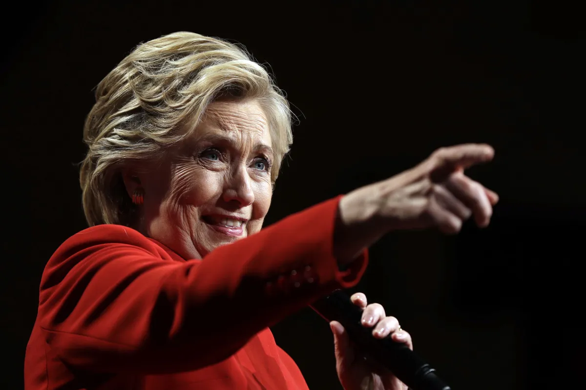 अमेरिका राष्ट्रपति चुनाव: हिलेरी-ट्रंप में धमासान, ट्रंप को कहा नस्लवादी Hillary Clinton- India TV Hindi