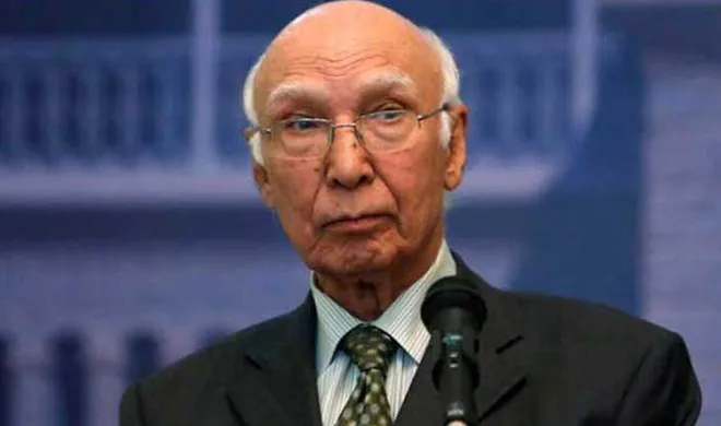 पाक: कश्मीर मुद्दे से ध्यान भटका रहा है भारत sartaz aziz- India TV Hindi