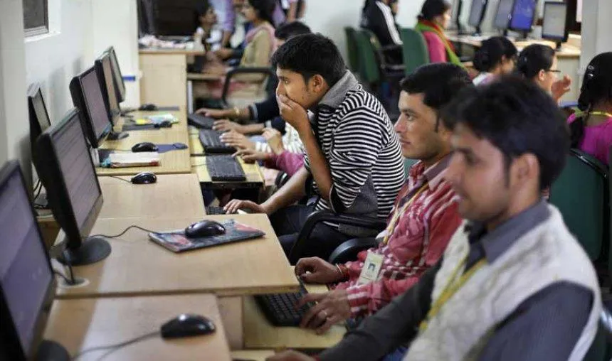 अपने गांव में कॉल सेंटर खोलकर करें लाखों की कमाई, सरकार ऐसे करेगी आपकी मदद अपने गांव में कॉल सेंटर खोलकर करें लाखों की कमाई, सरकार ऐसे करेगी आपकी मदद- India TV Paisa