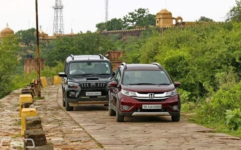 Honda BR-V vs Mahindra Scorpio : दमदार और शानदार, जानिए आपके लिए कौन है बेहतर Honda BR-V vs Mahindra Scorpio : दमदार और शानदार, जानिए आपके लिए कौन है बेहतर- India TV Hindi