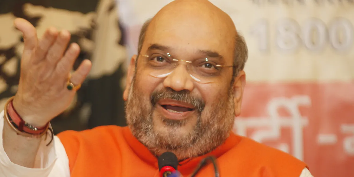 'PM मोदी ने कांग्रेस के 12 लाख करोड़ रुपये को कचरे में बदल दिया' Amit Shah- India TV Hindi