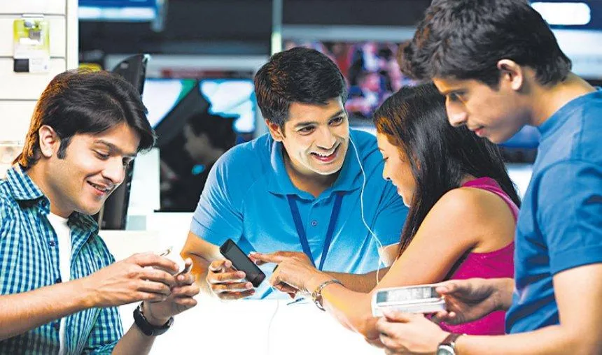 अमेरिका को पछाड़ भारत बना दूसरा सबसे बड़ा स्मार्टफोन बाजार, यूजर्स की संख्या हुई 25 करोड़ Year Ender 2016: अमेरिका को पछाड़ भारत बना दूसरा सबसे बड़ा स्मार्टफोन बाजार, यूजर्स की संख्या हुई 25 करोड़- India TV Paisa