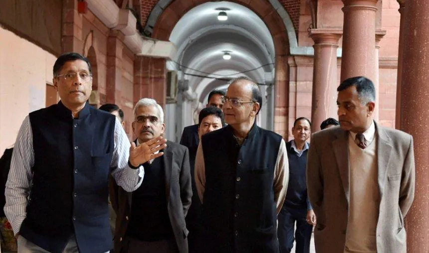 वित्त मंत्री ने संसद में पेश की आर्थिक समीक्षा, जानिए क्या है देश की वित्तीय स्थिति #आर्थिक सर्वेक्षण: वित्त मंत्री ने संसद में पेश की आर्थिक समीक्षा, जानिए क्या है देश की वित्तीय स्थिति- India TV Paisa