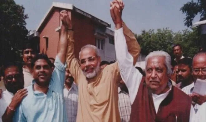 जब RSS प्रमुख ने नरेंद्र मोदी से कमरा तक छीन लिया था.... Narendra Modi- India TV Hindi