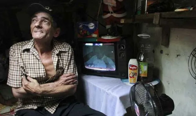 ऐसा कपल जो 22 साल से रह रहा है सीवर में, जानिए क्यों columbia- India TV Hindi