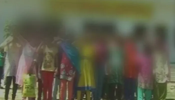 शर्मनाक! यूपी में वार्डन ने पीरियड्स चेक करने के लिए उतरवाए 70 छात्राओं के कपड़े Uttar Pradesh- India TV Hindi