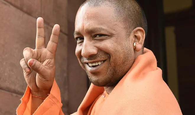 उत्तर प्रदेश में 'योगी' ने उड़ाई नौकरशाहों की नींद Yogi- India TV Hindi