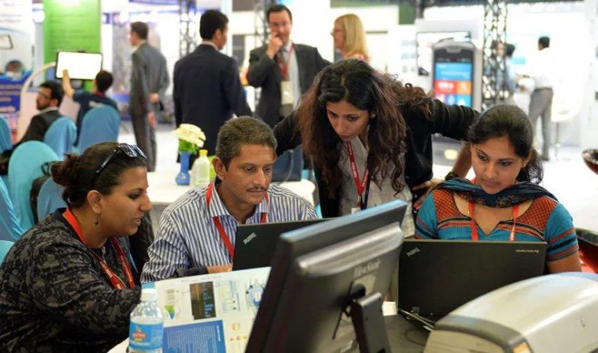 एच-1बी वीजा निर्देशों का भारतीय आईटी कंपनियों पर होगा मामूली असर, कंपनियों ने शुरू किया आवेदन- India TV Paisa