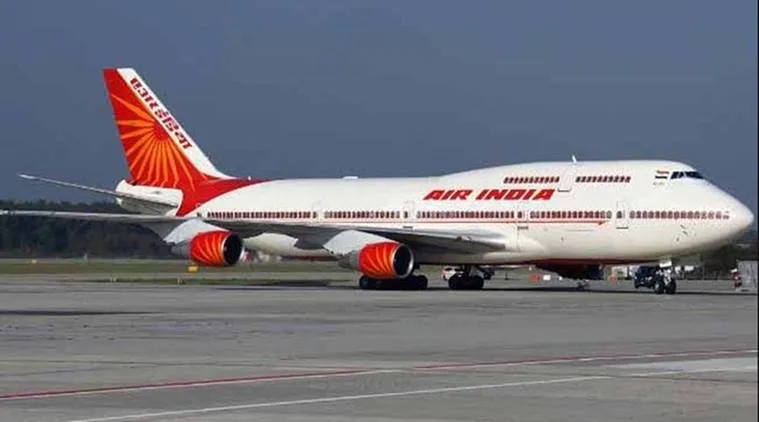 दिल्ली से कोलकाता जा रहा एयर इंडिया का विमान पक्षी से टकराया, सभी यात्री सुरक्षित air india- India TV Hindi