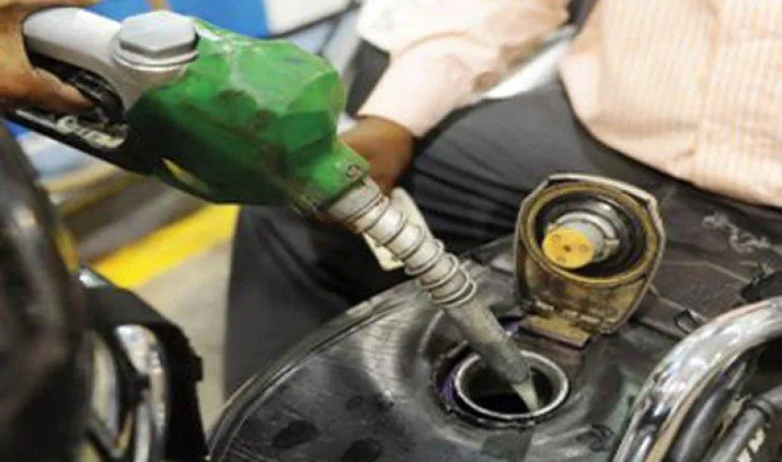 अब हर रोज बदलेंगी पेट्रोल-डीजल की कीमतें, तेल कंपनियां कर रही हैं नई योजना लाने की तैयारी- India TV Paisa