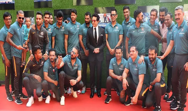 'सचिन: ए बिलियन ड्रीम्स' की स्पेशल स्क्रीनिंग में पहुंची पूरी इंडियन क्रिकेट टीम sachin- India TV Hindi