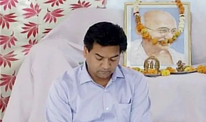 'आप' के ख़िलाफ़ कपिल मिश्रा का सत्याग्रह, केजरीवाल से मांगा खर्च का हिसाब Kapil Mishra- India TV Hindi