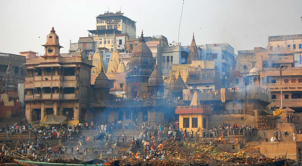 Manikarnika Ghat, the only burning ground in the world where money is collected from dead - India TV Hindi