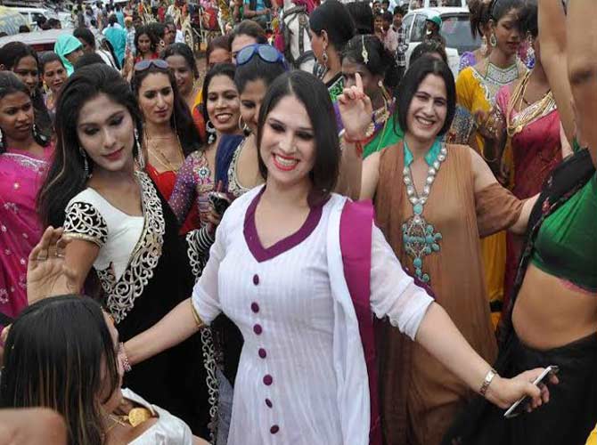 किन्नरों से जुड़ी 10 ऐसी दिलचस्प बातें जिन्हें जानकर चौंक जाएंगे आप - India  TV Hindi