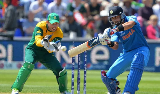 Live Score: टीम इंडिया vs साउथ अफ़्रीका लाइव क्रिकेट स्कोर, स्ट्रीमिंग ऑनलाइन: हॉटस्टार, स्टार स्पोर्ट्स, टीवी Ab De Villiers and Virat Kohli | ANDREW YATES/AFP/Getty...- India TV Hindi