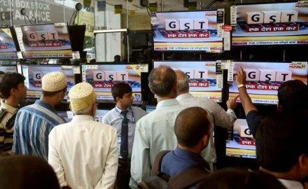 GST के बाद आपका मनोरंजन खर्च ऐसे होगा प्रभावित, जानिए मूवी टिकट या DTH आपकी जेब पर डालेगा क्या असर GST के बाद आपका मनोरंजन खर्च ऐसे होगा प्रभावित, जानिए मूवी टिकट या DTH आपकी जेब पर डालेगा क्या असर- India TV Paisa