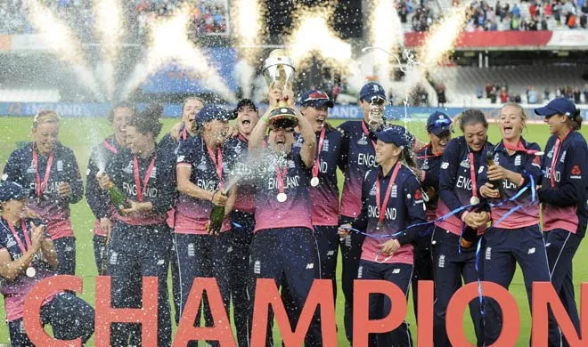 Ind vs Eng: भारत ख़िताब जीतने से एक बार फिर चूका, इंग्लैंड बना विश्व चैंपियन england players- India TV Hindi