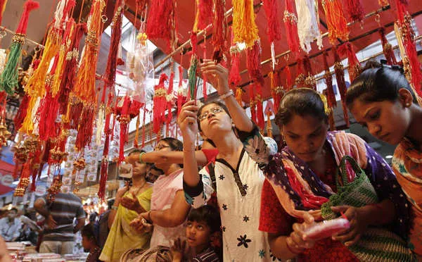 डोकलाम विवाद के चलते भारत में कम हुई चीनी राखियों की मांग rakhi- India TV Hindi