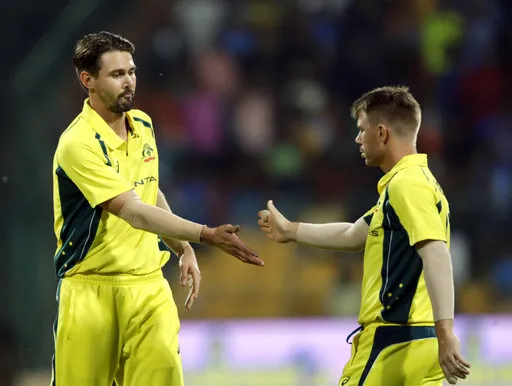 India vs Australia:भारत का जीत का सिलसिला रुका, ऑस्ट्रेलिया ने 21 रन से जीता चौथा वनडे David Warrner, richardson- India TV Hindi