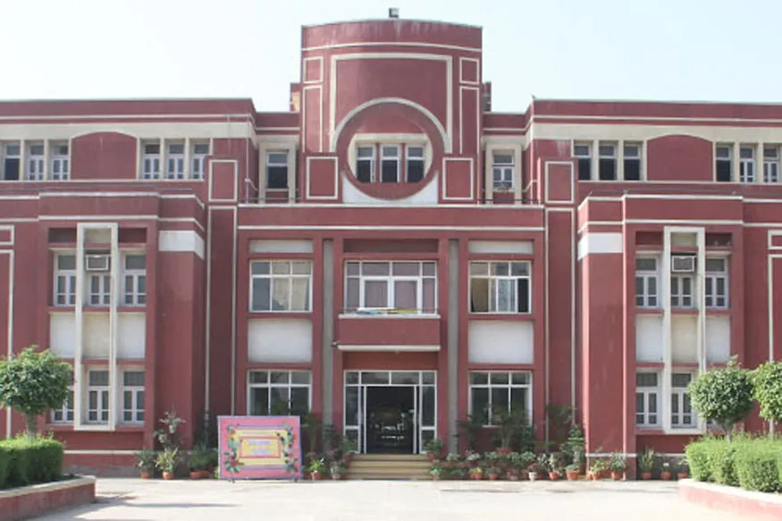 रेयान स्कूल के छात्र की हत्या के खिलाफ पैरंट्स का प्रदर्शन, प्रिंसिपल सस्पेंड ryan- India TV Hindi