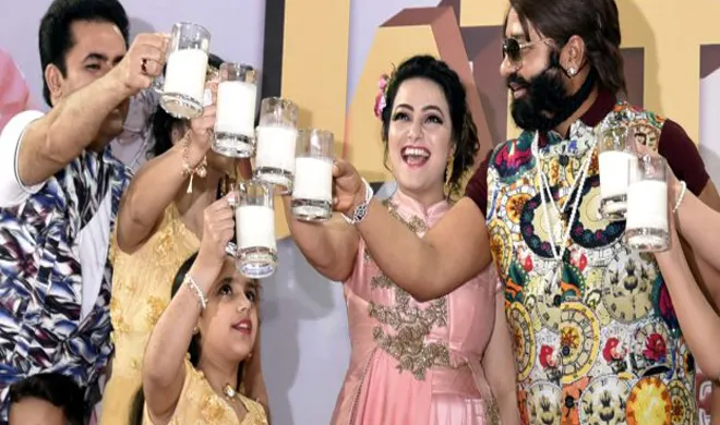 दिवाली पर राम रहीम की 'अय्याशी', विदेशी लड़कियों संग डांस और मस्ती honeypreet-ram-rahim- India TV Hindi