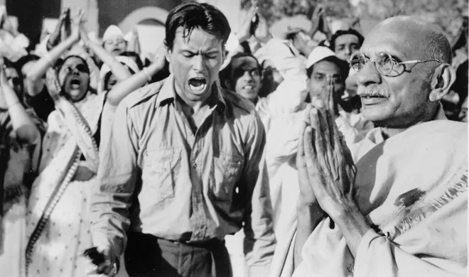 हत्या के 70 साल बाद नया सस्पेंस, बापू की हत्या के पीछे विदेशी ताकत? mahatama-gandhi- India TV Hindi