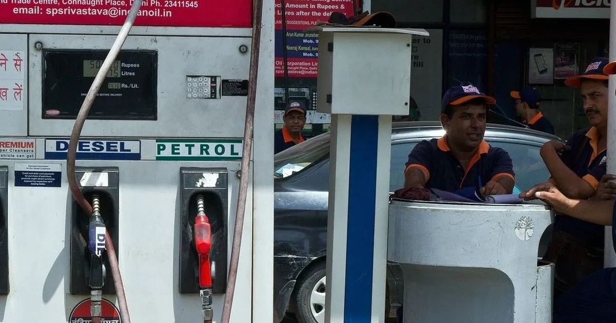 अगर सभी राज्य चाहें तो 25 रुपए सस्ता हो जाएगा पेट्रोल-डीजल! Petrol-Price-GST- India TV Hindi