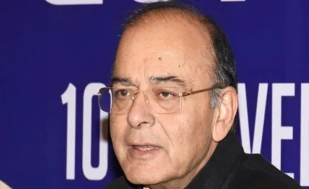 आधार, नोटबंदी और GST से पारदर्शिता बढ़ी, कम नकदी वाली अर्थव्‍यवस्‍था की ओर बढ़ने में मिली मदद : जेटली- India TV Paisa