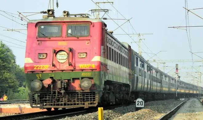 2 रुपये के सिक्के से तेज रफ्तार ट्रेन रोक करता था लूटपाट, सामने आई चौंकाने वाली बात Train-robbery- India TV Hindi