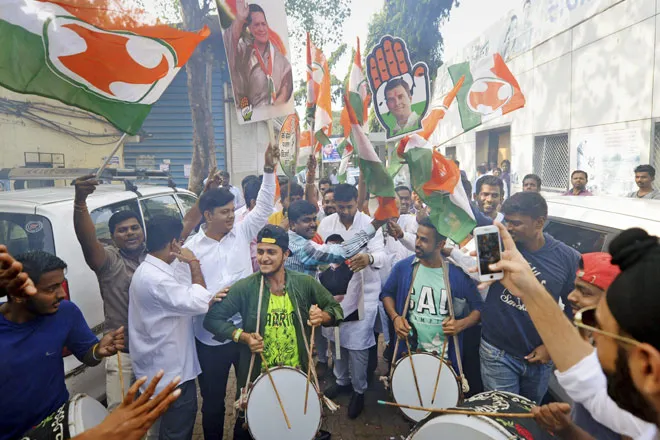 PHOTOS: आज से कांग्रेस में राहुल ‘राज’ की शुरूआत, देशभर में जश्न में डूबे कांग्रेस कार्यकर्ता congress workers- India TV Hindi