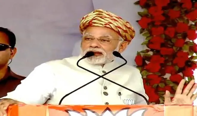 बुलेट ट्रेन का विरोध करने वाले बैलगाड़ी से यात्रा करें: PM मोदी pm modi- India TV Hindi