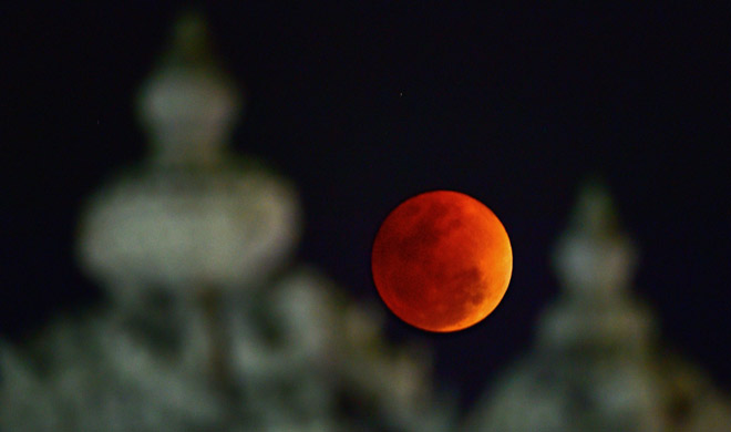Lunar Eclipse 2018 super blue blood moon in india see pics - India TV Hindi