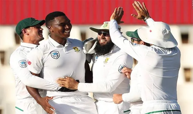 IND vs SA: लुंगी ने ढकेला टीम इंडिया को बैकफुट पर, 35 रन तक तीन विकेट गंवाए Lungi cleberates wicket with team mates- India TV Hindi