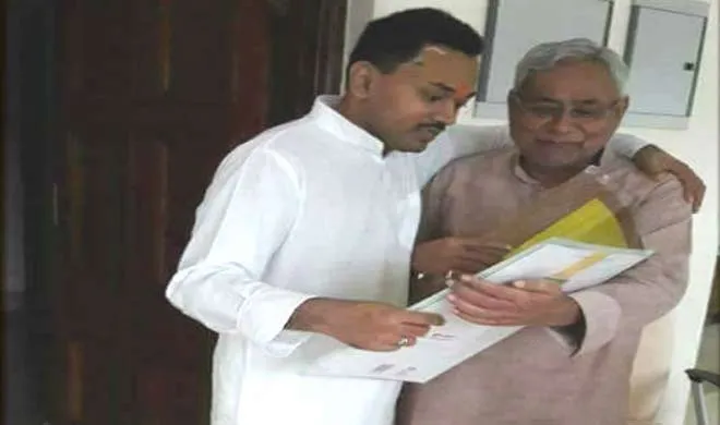 CM नीतीश कुमार से ज्यादा अमीर हैं उनके बेटे निशांत, इतनी है दोनों की संपत्ति nitish kumar- India TV Hindi